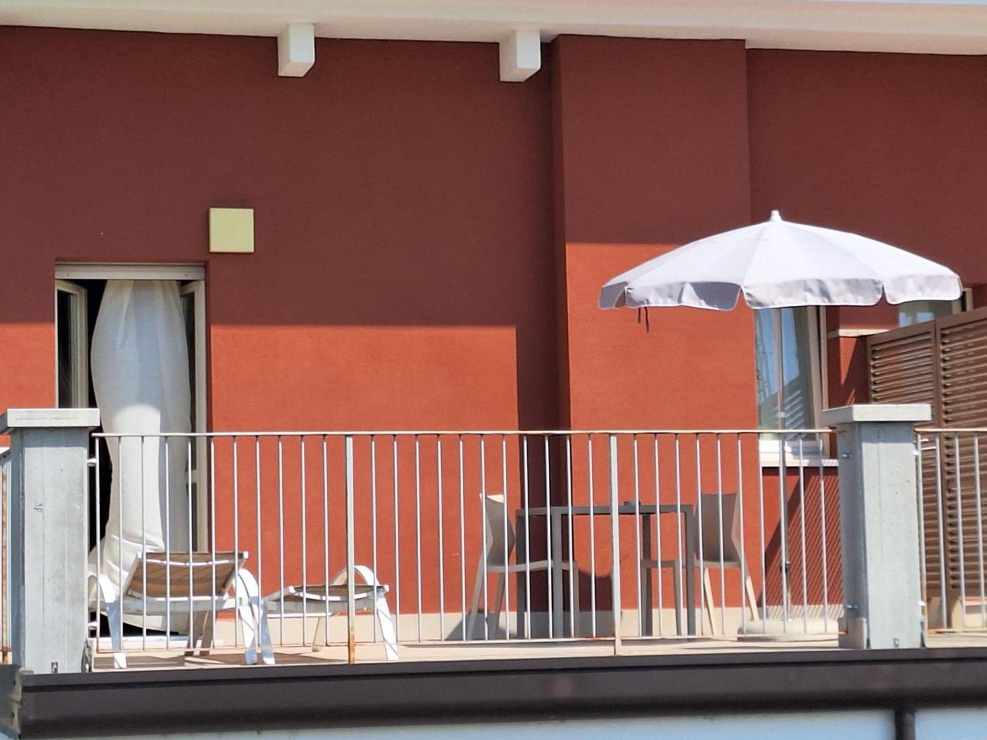 Vialeromadodici Rooms & Apartments Lazise Exterior photo