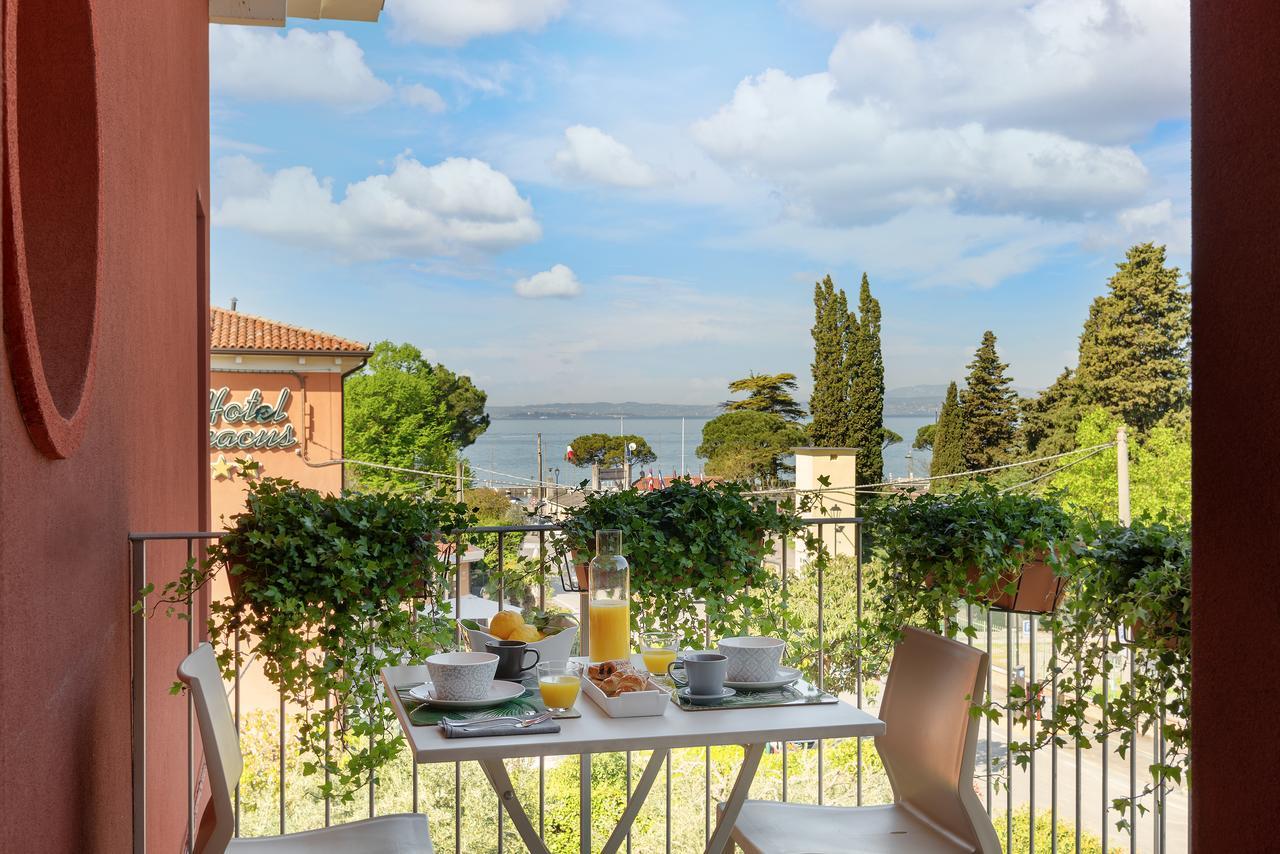 Vialeromadodici Rooms & Apartments Lazise Exterior photo